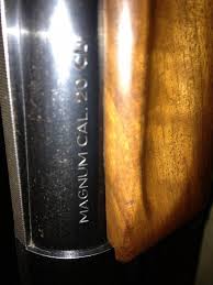 Hola , pues lo dicho busco escopeta semiautomatica benelli modelo 201 sl 80 es del calibre 20 . Este modelo 01