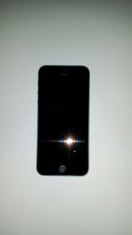 Se vendé Iphone 5 libre, siempre con protector delantero y trasero , perfecto estado.
Precio 325€ envío 02