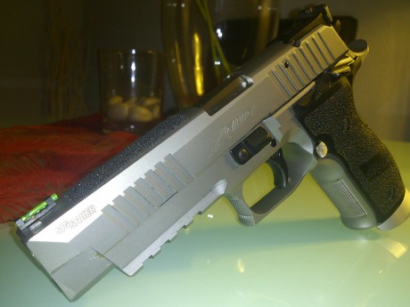 Abro este Hilo para que colguemos nuestras armas de IPSC, para que babeemos constantemente y veamos mejoras 140