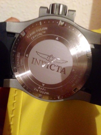 Vendo reloj marca Invicta camo de 53 mm de corona correa de caucho.
Muy poco usado el reloj es muy guapo.
Se 20