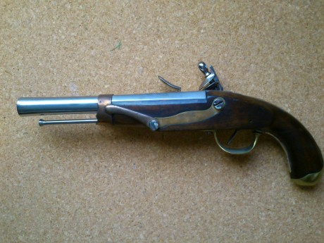 Vendo pistola de chispa original, reglamentaria del ejercito español, del modelo 1815, en perfecto estado. 00