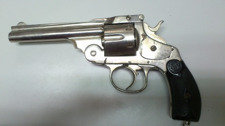 saludos a todos, busco para un amigo información sobre este revolver, parecido a un orbea 1873, calibre 02