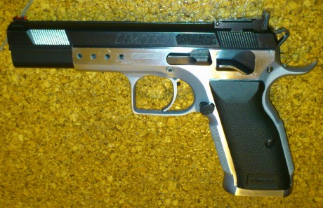 Abro este Hilo para que colguemos nuestras armas de IPSC, para que babeemos constantemente y veamos mejoras 31