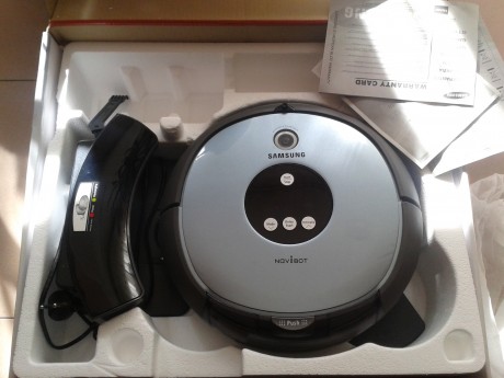 Hola, se vende Aspiradora Samsung Navibot  por no darle uso ,usada 3-4 veces ,150 euros portes apartes 00