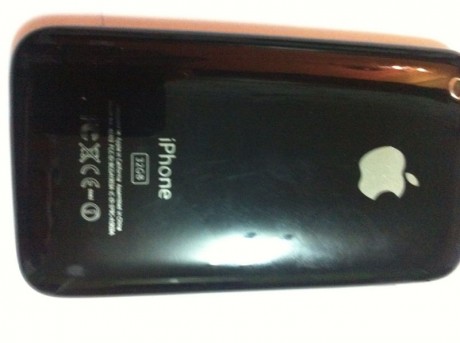 Se vende,libre de origen, esta en Burgos.
Muy buen estado con poco uso.
Es el modelo 3 GS de 32 gigas. 01