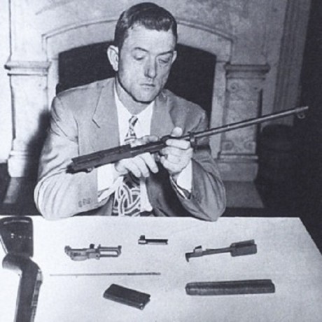 Hace unos días encontré por casualidad en una web extranjera un arma a la venta que hacía muchos años 50