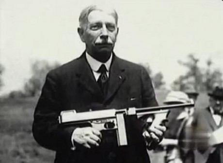 Hace unos días encontré por casualidad en una web extranjera un arma a la venta que hacía muchos años 22
