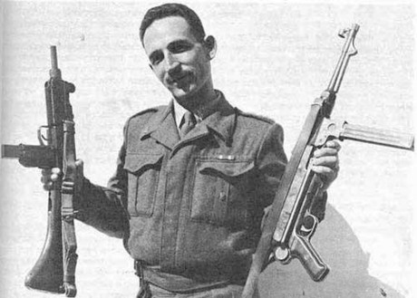 Hace unos días encontré por casualidad en una web extranjera un arma a la venta que hacía muchos años 71
