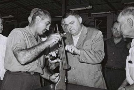 Hace unos días encontré por casualidad en una web extranjera un arma a la venta que hacía muchos años 70