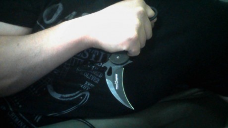 Muy buenas foreros, quiero comprarme un karambit para añadirlo a mi humilde colección, concretamente el 100