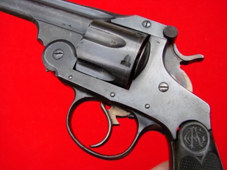 Hola,
La historia de esta pistola es muy anterior a la guerra civil española, que fué enterrada en una 01