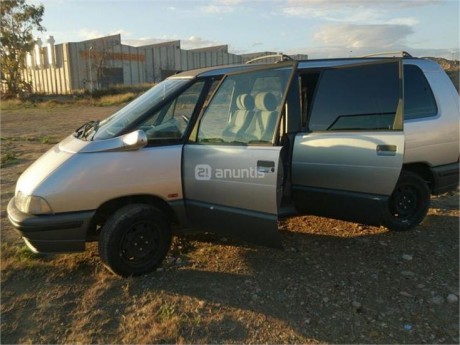 Un amigo vende por no usar  RENAULT Espace ESPACE 2.2I RT QUADRA 5 puertas, funciona a la perfección, 10