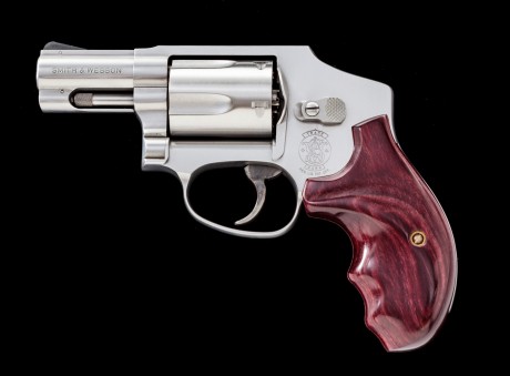 hola quiero buscar unas cachas de goma para el revolver  s&w airweight .38  2"  pero no veo que 50