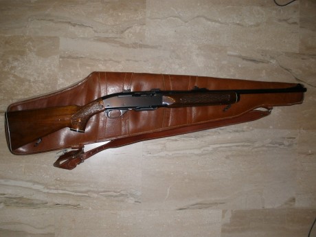 Hola, vendo este precioso rifle semiautomático Remington Woodmaster 742, calibre 280 guiado para caza 01