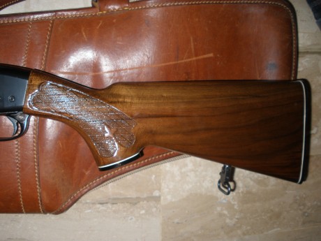 Hola, vendo este precioso rifle semiautomático Remington Woodmaster 742, calibre 280 guiado para caza 10