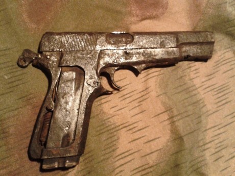 Hace unos días encontré por casualidad en una web extranjera un arma a la venta que hacía muchos años 10