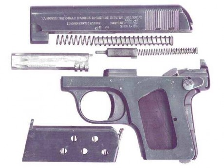 Hace unos días encontré por casualidad en una web extranjera un arma a la venta que hacía muchos años 72