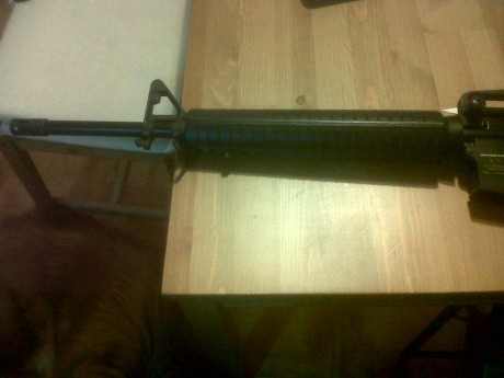 Un buen amigo me pide que le anuncie pués quiere desprenderse de un AR15 marca Oberland mod OA15 calibre 00
