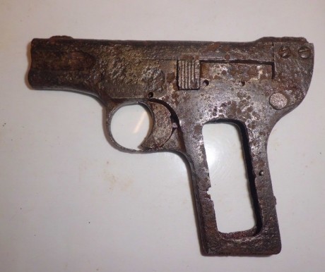 Hace unos días encontré por casualidad en una web extranjera un arma a la venta que hacía muchos años 40