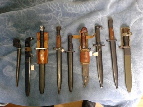 Hola a todos

Hay un compañero  que se quiera deshacer de su colección de bayonetas y desconoce algún 01