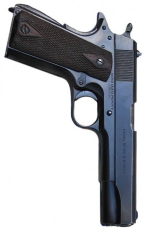 Hace unos días encontré por casualidad en una web extranjera un arma a la venta que hacía muchos años 71
