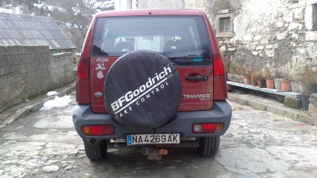 :tanque^: Vendo nissan TD-2700 SLX,,techo solar,ruedas nuevas,itv al dia,bola de remolque,214 kilometros,a 01
