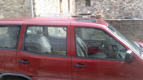 :tanque^: Vendo nissan TD-2700 SLX,,techo solar,ruedas nuevas,itv al dia,bola de remolque,214 kilometros,a 11