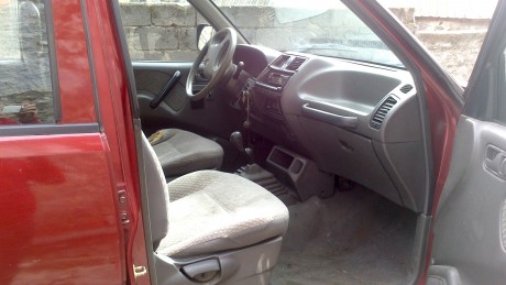 :tanque^: Vendo nissan TD-2700 SLX,,techo solar,ruedas nuevas,itv al dia,bola de remolque,214 kilometros,a 10