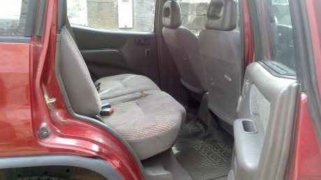 :tanque^: Vendo nissan TD-2700 SLX,,techo solar,ruedas nuevas,itv al dia,bola de remolque,214 kilometros,a 21