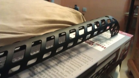 Vendo este heatshield de ATi modelo deluxe v block ghost ring sight. Con dos pequeños carriles  21mm weaber.para 01
