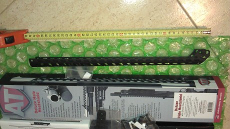 Vendo este heatshield de ATi modelo deluxe v block ghost ring sight. Con dos pequeños carriles  21mm weaber.para 00