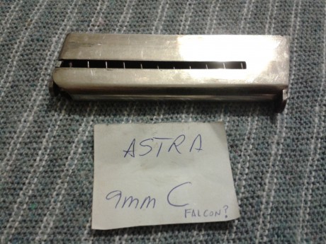 Hola, tengo varios cargadores para vender, pero no sé a qué pistola pertenecen, de algunos creo saber 02
