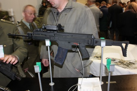 Me podrian decir si son compatibles los cargadores de AK47 y los de VZ58?
gracias. 20