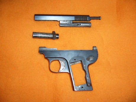 Hace unos días encontré por casualidad en una web extranjera un arma a la venta que hacía muchos años 61