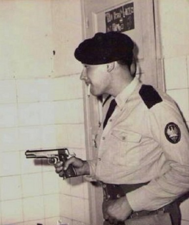 Hace unos días encontré por casualidad en una web extranjera un arma a la venta que hacía muchos años 40