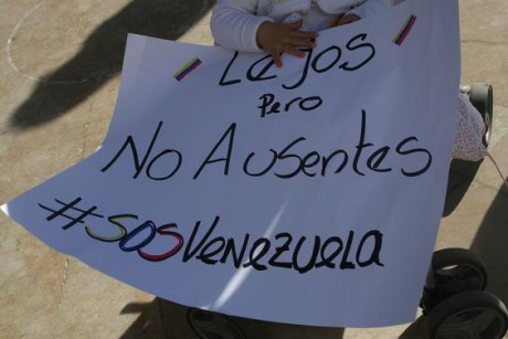 Por los ciudadanos que están muriendo en Venezuela a manos de los sicarios chavistas.

El mundo tiene 130