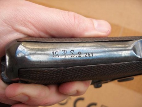 Hace unos días encontré por casualidad en una web extranjera un arma a la venta que hacía muchos años 61