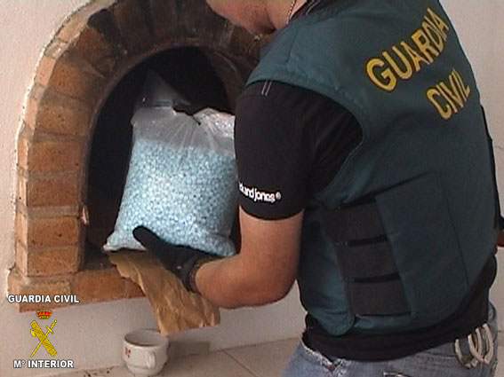   NOTICIA NECESARIA   Aplauso para la benemérita  :apla:  :apla: 

La  Guardia Civil  en el marco de la 62