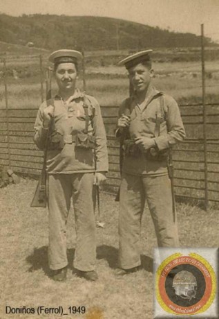 hola compraria el antiguo uniforme d faena-trabajo color gris de la marina,asi como la gorra de vser gris, 31
