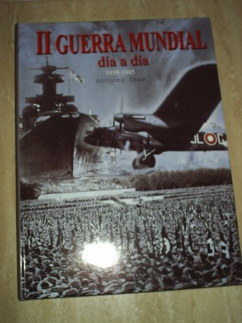 Hola

Vendo tres libros tema segunda guerra mundial.

- TERCER REICH DIA A DIA 1923-1945 
CHRISTOPHER 00