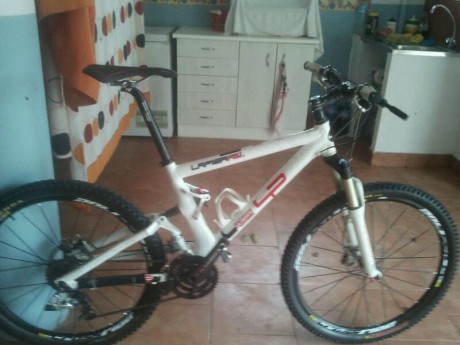 Se vende  BICICLETA LAPIERRE ULTIMATE

Talla -m 1, 64 – 1, 75 cuadro ---- scandium horquilla --- rock 00