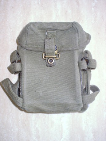 hola compro material antiguo de la Brigada Paracaidista (BRIPAC),como uniformes verdes y de camuflaje 100