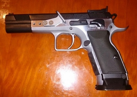 Abro este Hilo para que colguemos nuestras armas de IPSC, para que babeemos constantemente y veamos mejoras 70