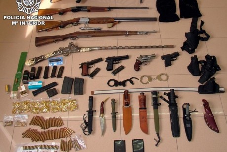La Policía Nacional han desarticulado una banda que se dedicaba a  manipular armas que habían sido inutilizadas 00