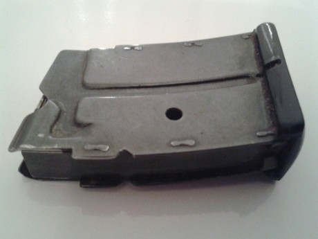En venta cargador de 5 cartuchos para carabina cal .22 marca Anschutz modelo NA en buen estado.
Envio 00