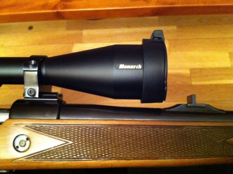 Hola a todos.
Un amigo mio tiene un rifle Santa Barbara Coruña modelo A en calibre 7,62x51 y está buscando 90
