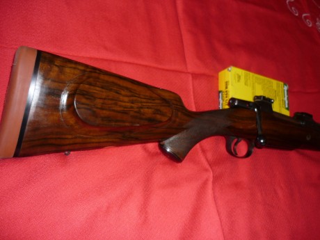 Vendo exclusivo rifle personalizado por Godoy CZ 550 magnum calibre 375 hollan&holland con maderas 02