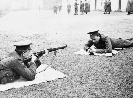 Hace unos días encontré por casualidad en una web extranjera un arma a la venta que hacía muchos años 171