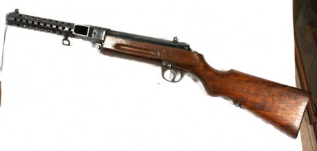 Buenas.
Últimamente estoy interesado en conocer a la familia de este gran personaje y GENIO de las armas. 41