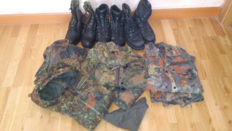 Lote de uniformes alemanes en camuflaje flecktarn compuesto por:
3 pantalones            8€-unidad
2 camisas 00